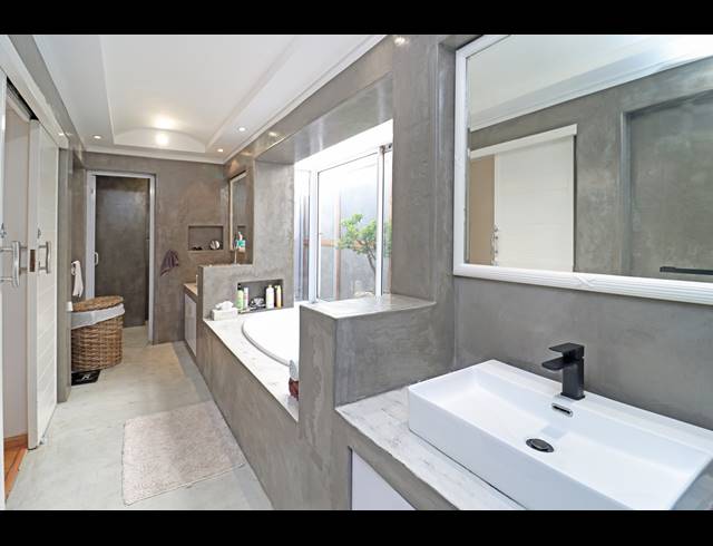 5 BEDROOM HOUSE FOR SALE IN LINKSFIELD